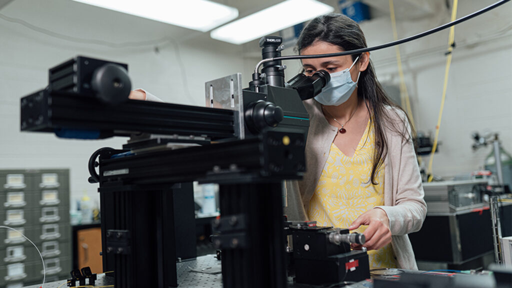 PhD Engineering student Khadijeh Miarabbas Kiani working in a lab.