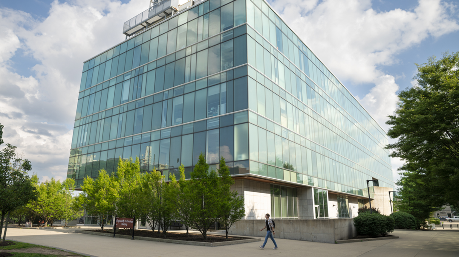 Exterior of the Engineering Technology Building