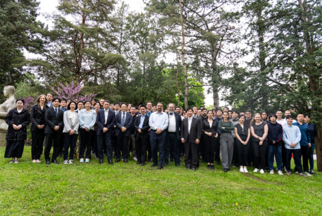 Group photo of McMaster, U of T and Japanese delegation on campus