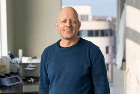 Niko Hildebrandt headshot