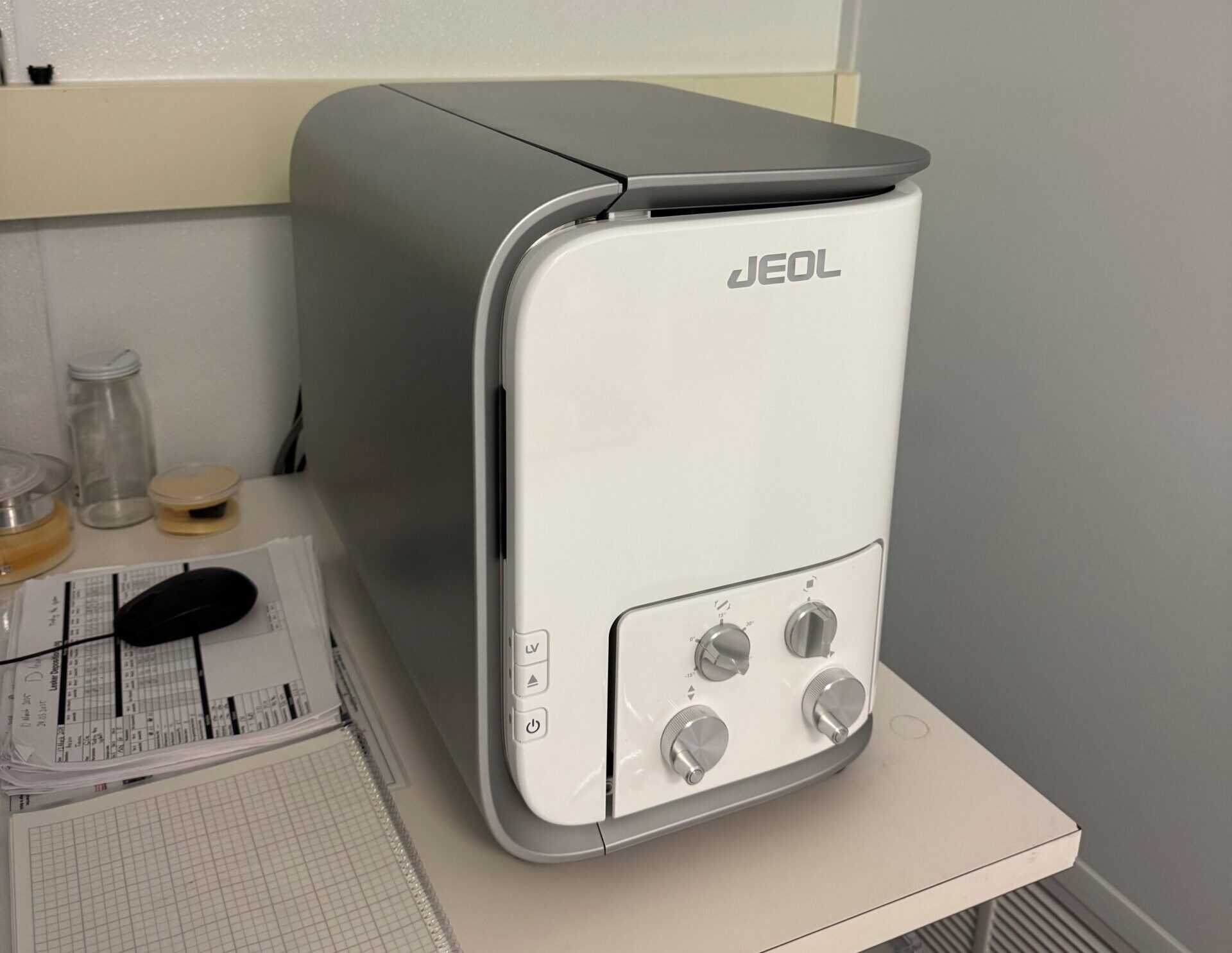 Scanning Electron Microscope (SEM) - Benchtop (JEOL JCM-6000)
