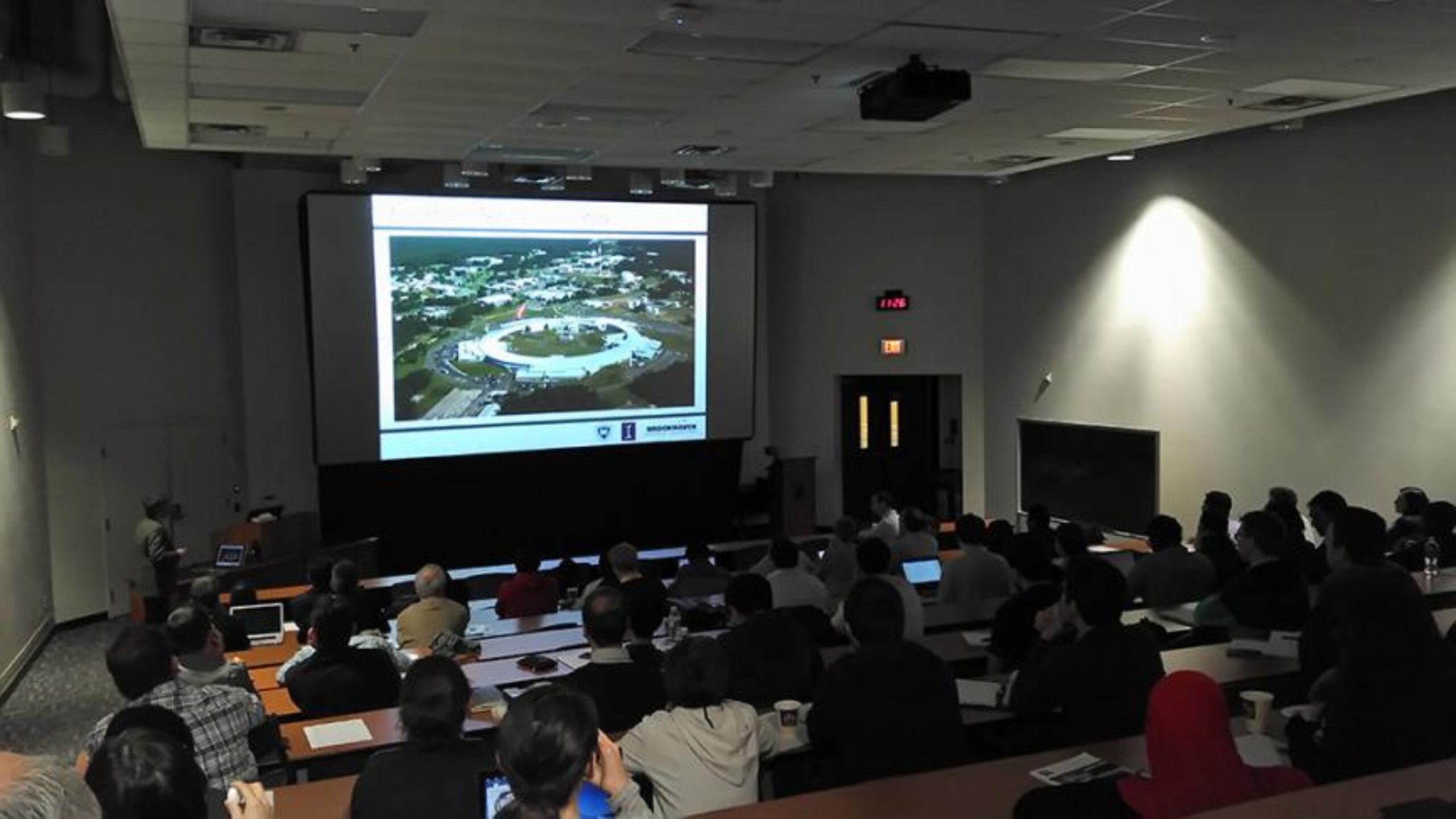 Conference magnifies breakthroughs in materials research using electron ...
